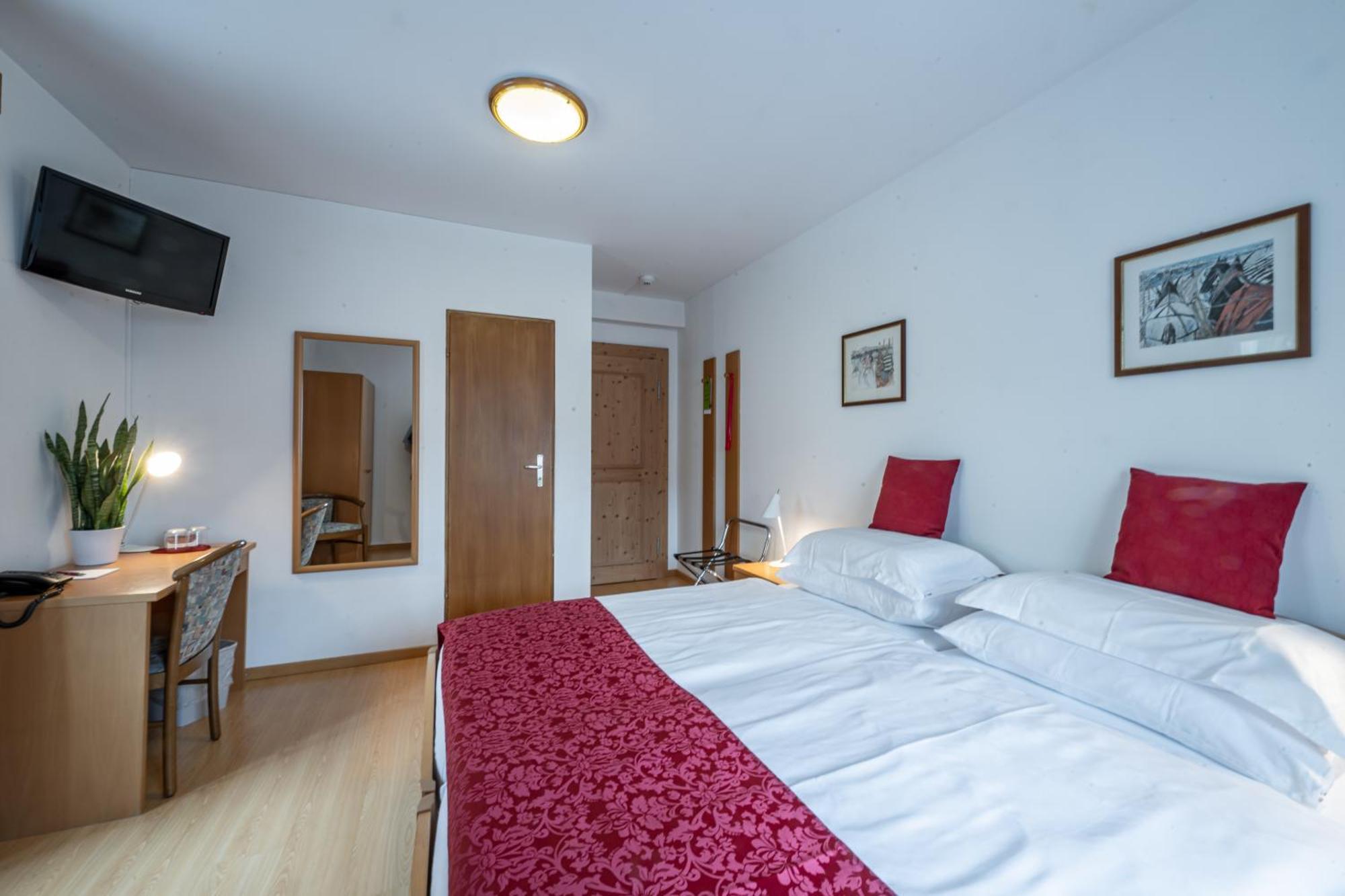 Hotel Vorab - Kulinarische Vielfalt Flims Ngoại thất bức ảnh