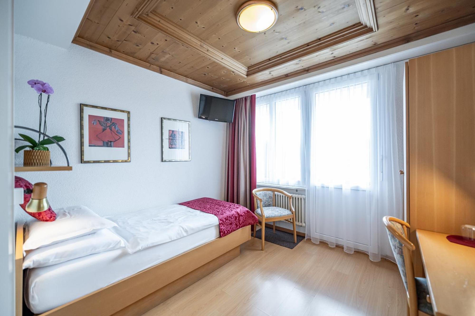 Hotel Vorab - Kulinarische Vielfalt Flims Ngoại thất bức ảnh