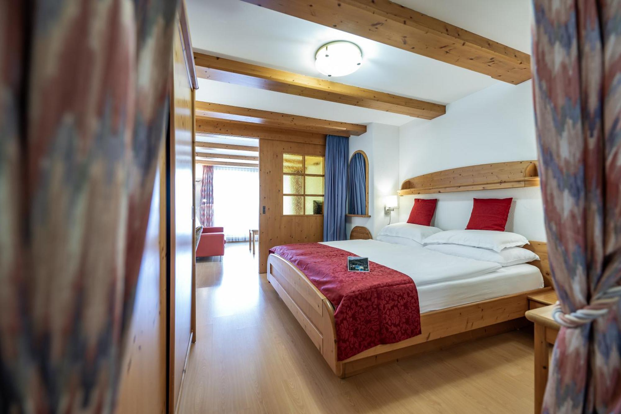 Hotel Vorab - Kulinarische Vielfalt Flims Ngoại thất bức ảnh